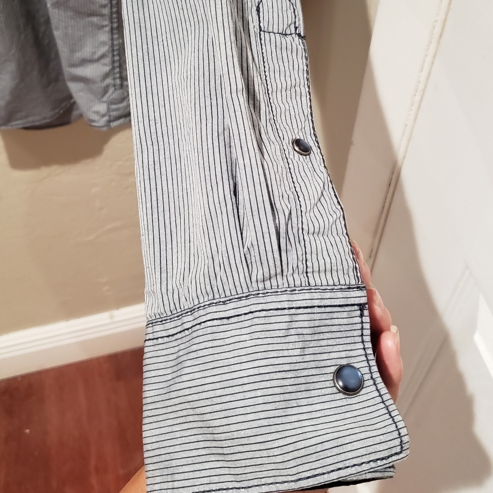 American Rag button down shirt. Large - Picture 7 of 10